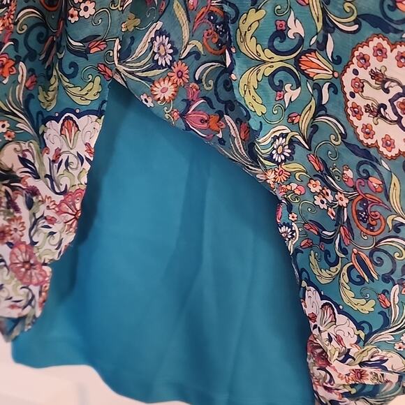 Bisou Bisou Babydoll Style Lightweight Top, MP - Picture 5 of 6